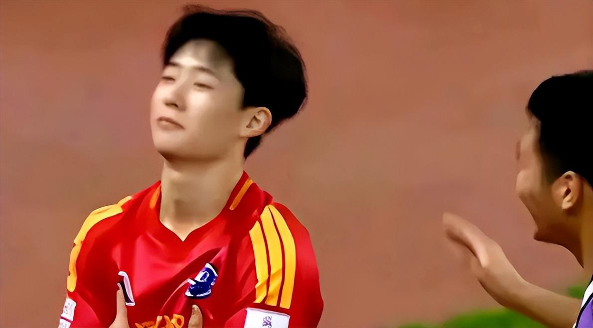 专注!詹姆斯:季后赛我把手机完全关掉,没一个人能联系到我